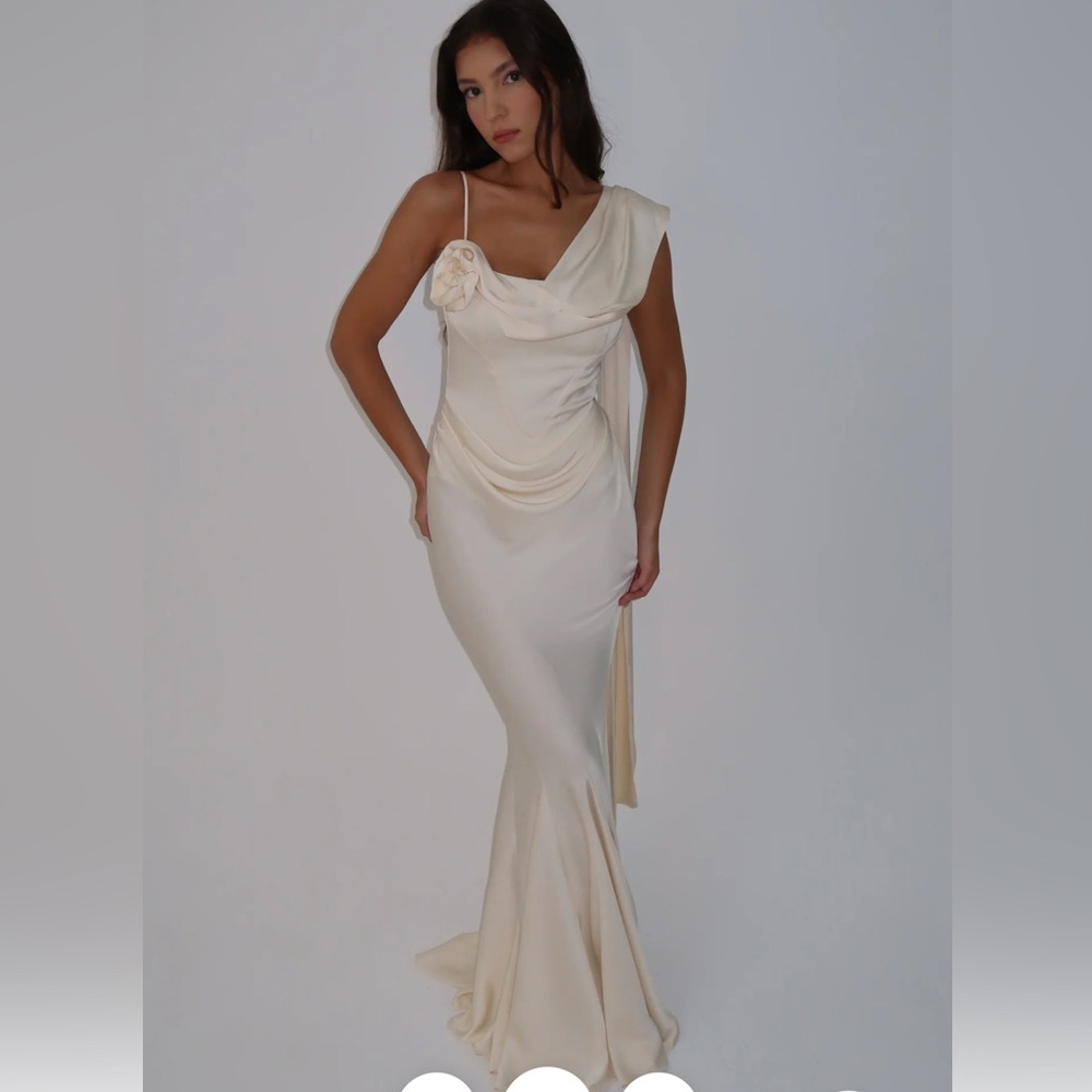 Leau SATIN GOWN - Wedding dress, Engagement